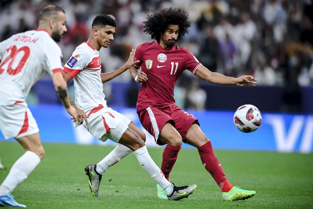 男足亚洲杯开幕 卡塔尔迎来“开门红”