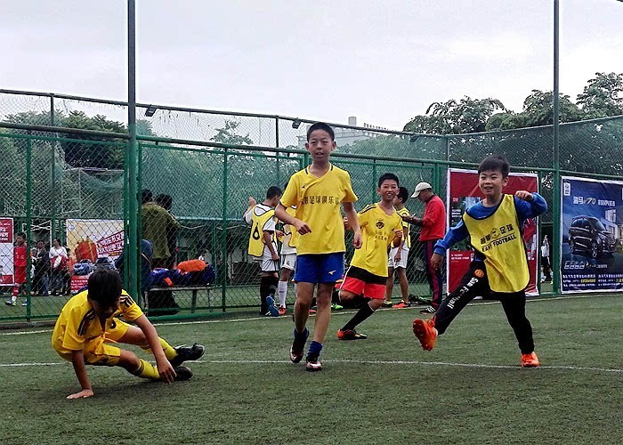 首届中国青少年足球联赛预选阶段比赛结束