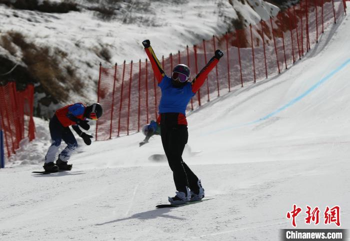 （十四冬）西藏贵州女将齐夺魁 新疆越野滑雪创历史